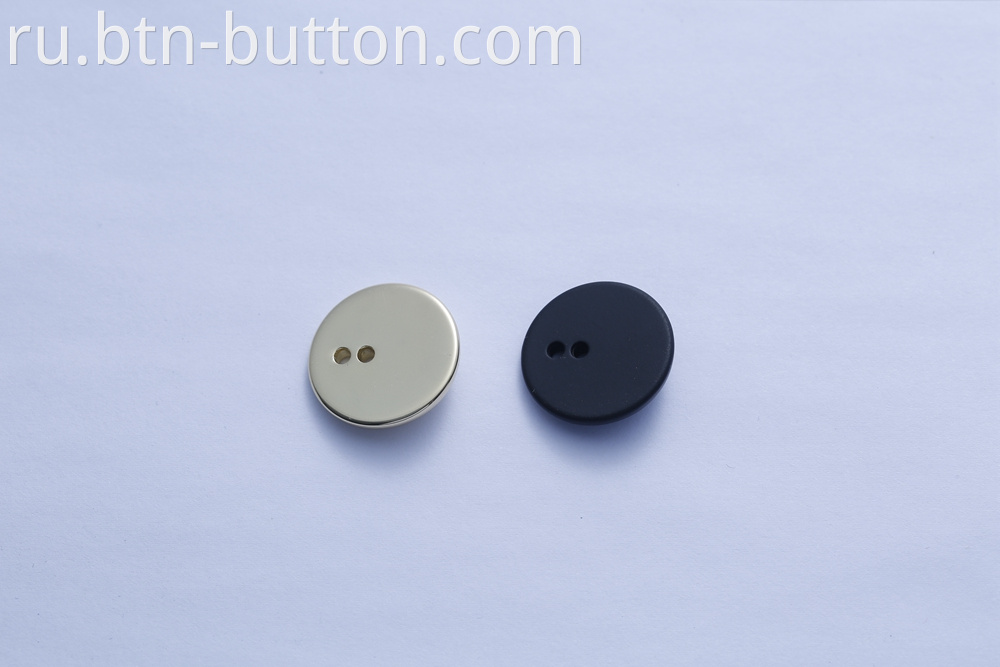 Customizable metal buttons for jeans